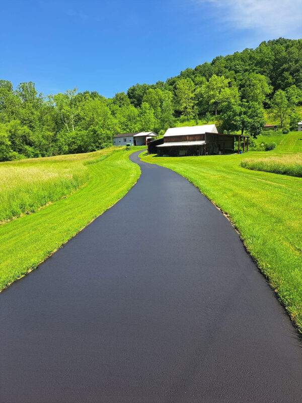 Portfolio Image - driveway asphalt paving & sealcoating