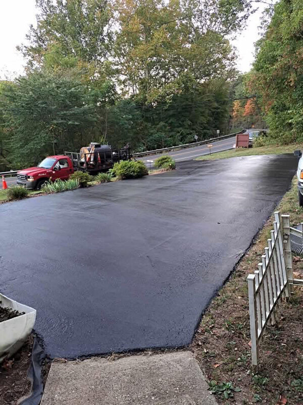 Portfolio Image - driveway asphalt paving & sealcoating